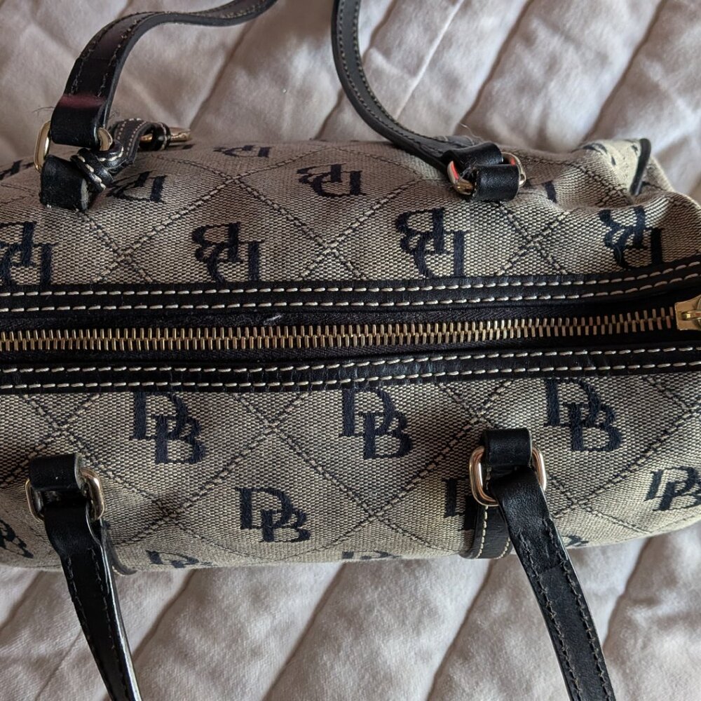 Dooney & Bourke Signature Canvas Barrel Bag Satchel Black/Grey - Picture 4 of 8